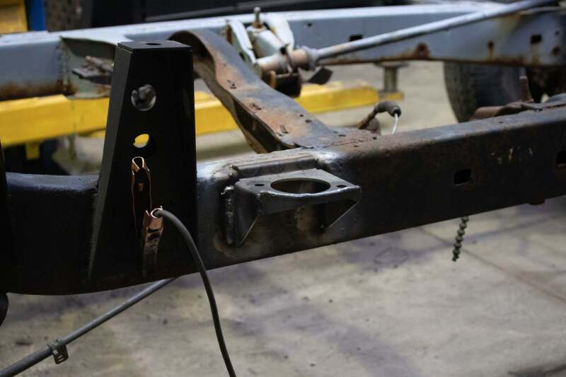 Rust Buster 88-95 Toyota Pickups Middle Body Mount- (Left)