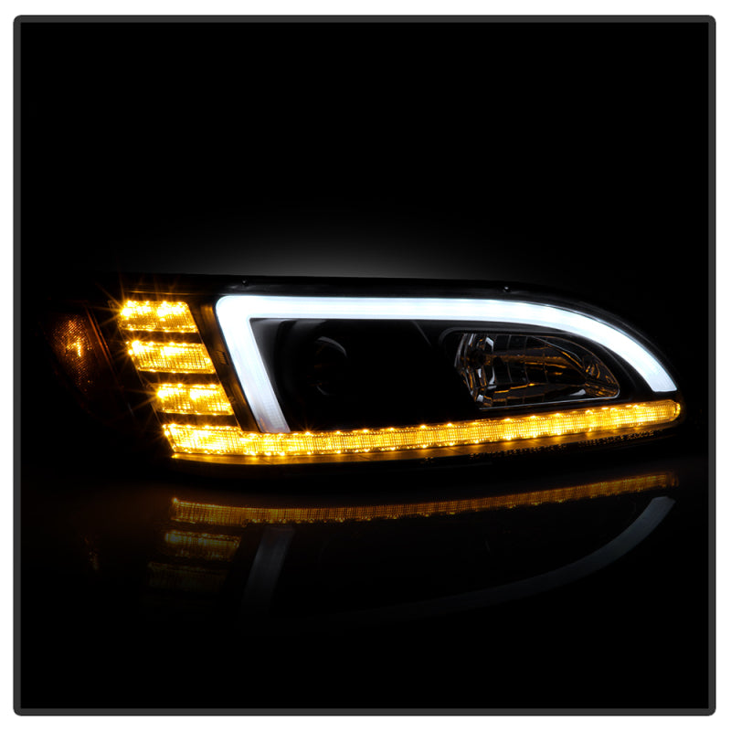 Spyder 08-19 Peterbilt 325 Passenger Side Projector Headlights - Black (PRO-YD-PB38600-R-BK)