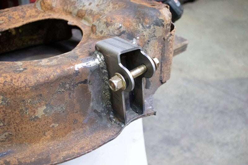 Rust Buster 01-10 GM Pickup Body Mount Brackets-(Left)