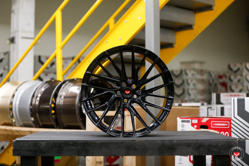 Vossen Forged EVO-6T - 21x11 - ET25 - 5x112 - 66.56 - GB - Gloss Black - BMW M8 Front