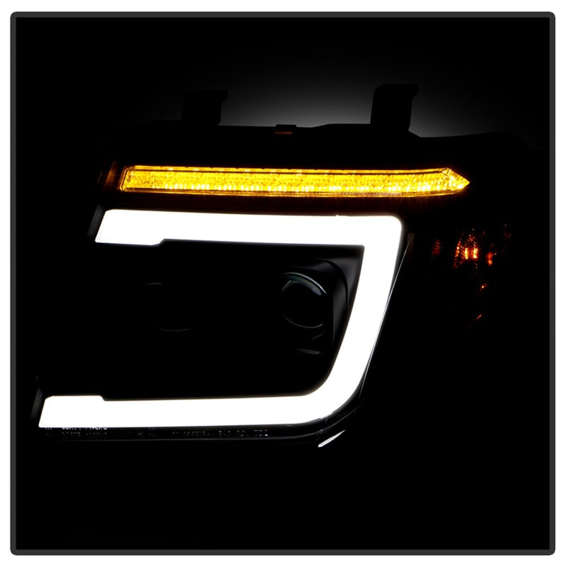 Spyder 05-08 Nissan Frontier/05-07 Pathfinder Projector Headlights - BLK (PRO-YD-NF05V2SI-SEQGR-BK)