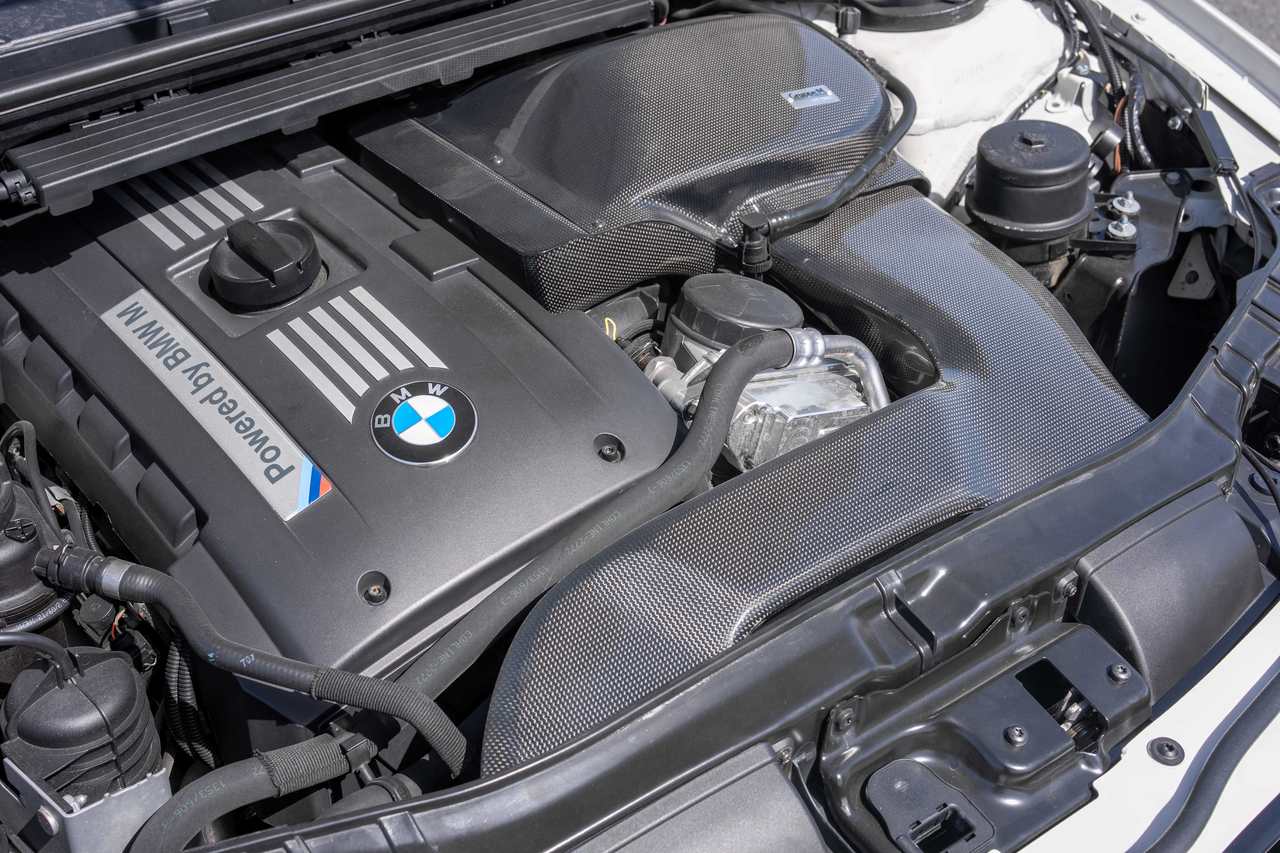 N54 Engine Intake Tuning: Increasing Airflow for Better Turbo Response in the BMW 1M| ATOMIC-SHOP