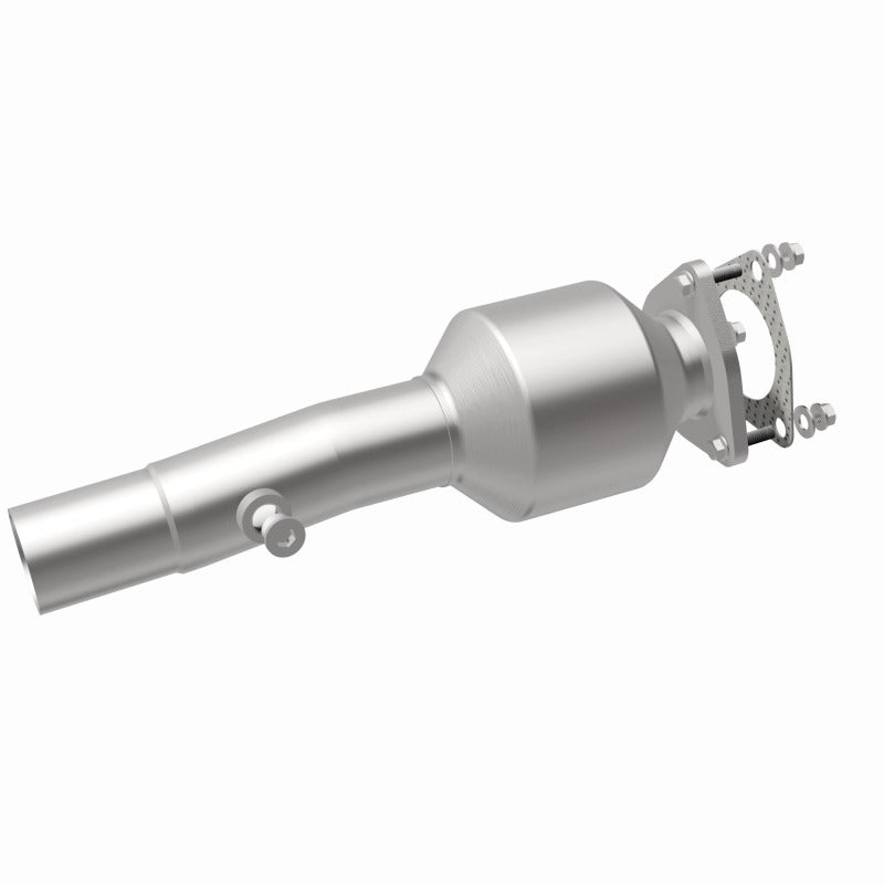 MagnaFlow 14-19 Range Rover Evoque/Discovery Sport 2.0 Rear Direct-Fit Catalytic Converter