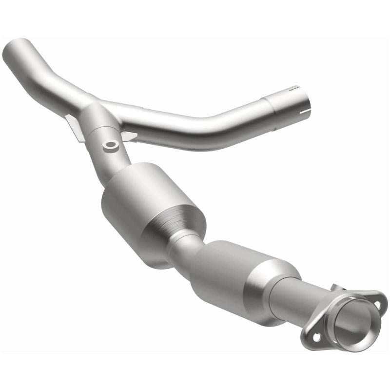 MagnaFlow 05-06 Ford E-250 4.6L California Grade CARB Complaint Direct-Fit Catalytic Converter
