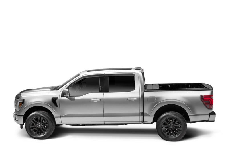 Retrax 22-26 Toyota Tundra Reg & DC 6.5ft Bed w/Deck Rail Sys RetraxPRO EZ-Off FRC-4000